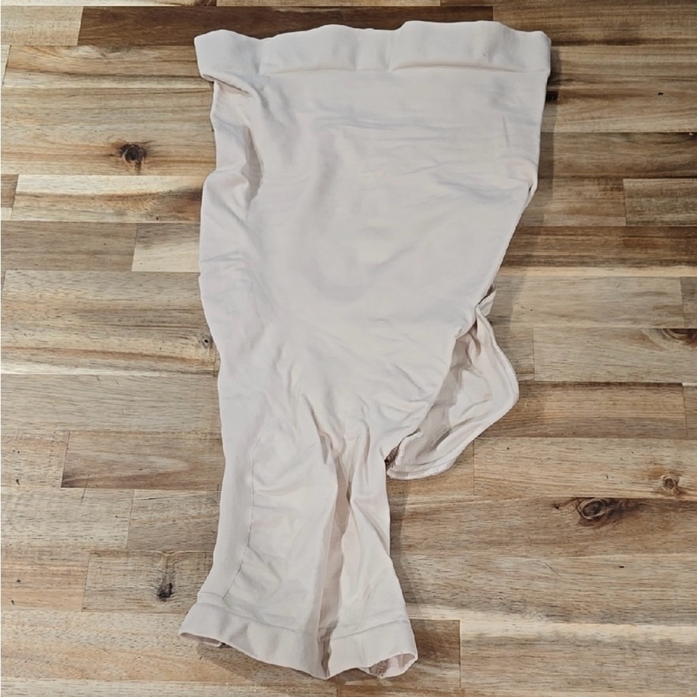 SKIMS Kim Kardashian Women's Medium Left Leg Exposed Sculpting Shapewear New